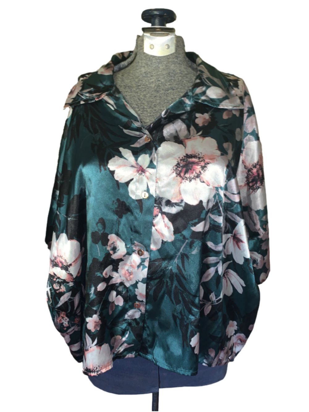 Women's Midnight Bakery Floral Button Down Shirt, Size L, Green and White